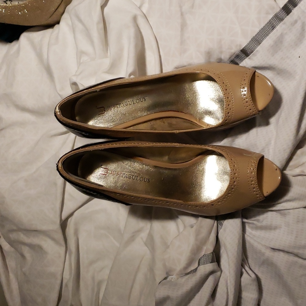 Women's shoes